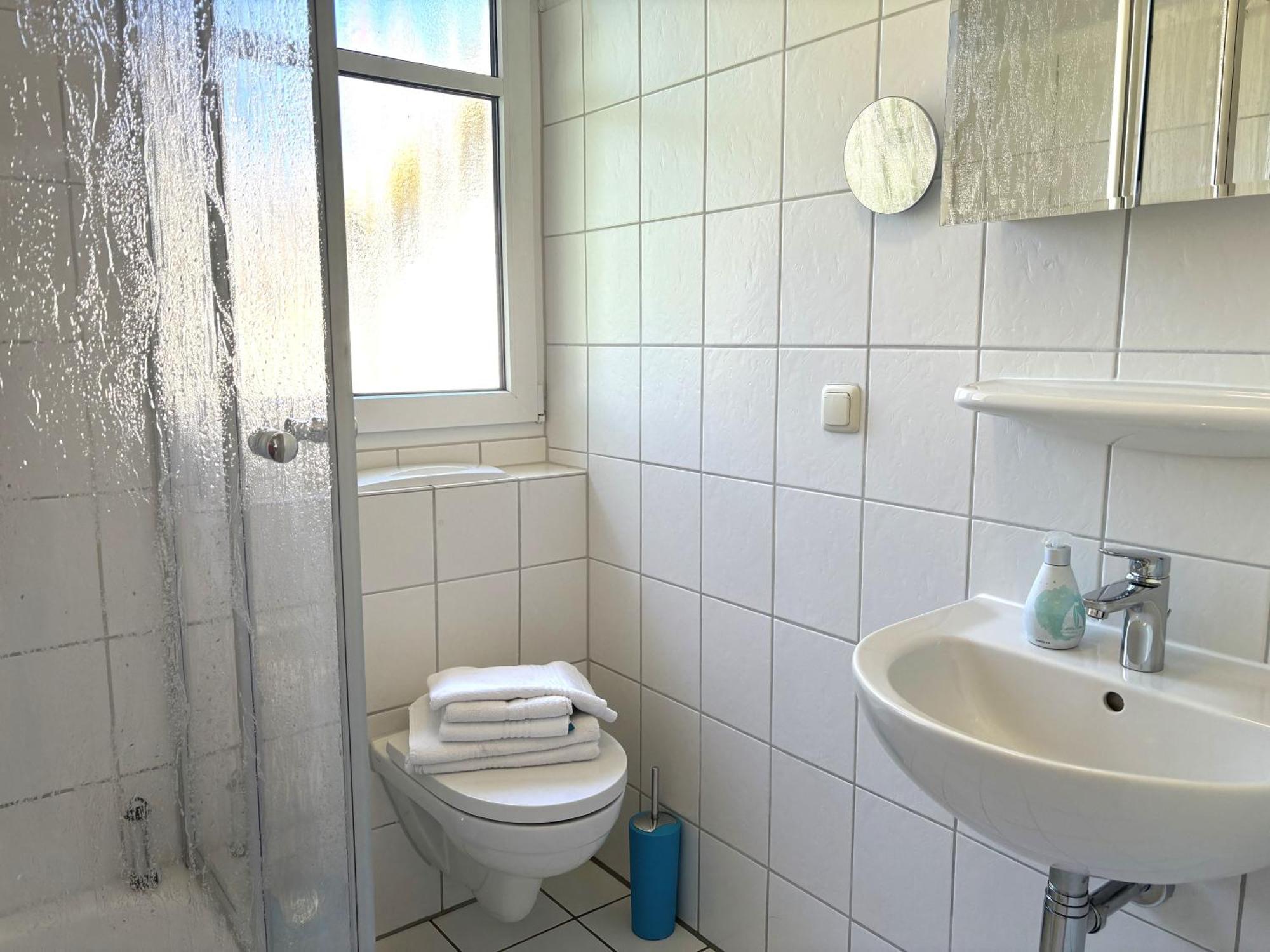Haus Oie Idyll Mit Balkon 10 Minuten Zum Strand Zinnowitz Luaran gambar